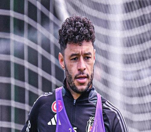 天空體育：張伯倫目前正在阿森納訓(xùn)練，同時(shí)籌劃下一步動(dòng)向