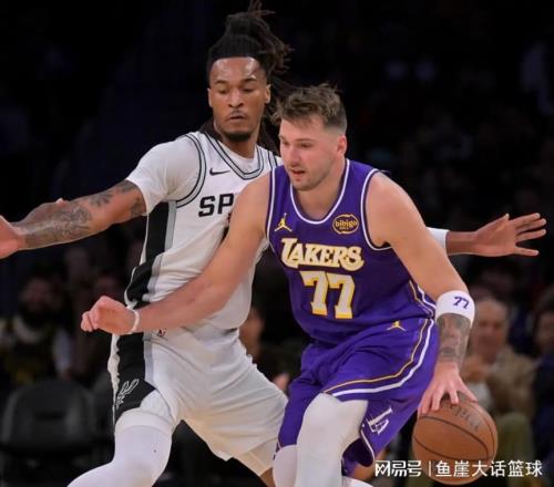 湖人雪上加霜,詹姆斯承认一事实!名嘴嘲讽东契奇,雷迪克很无奈