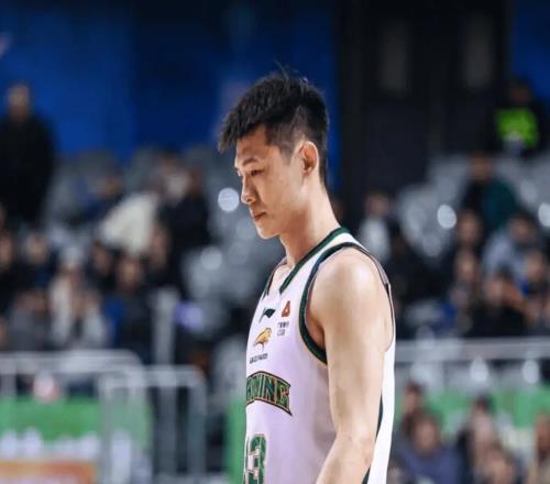 郭艾倫就換個他趙繼偉回歸他又遭棄用，全隊(duì)贏7分他5中2在場6