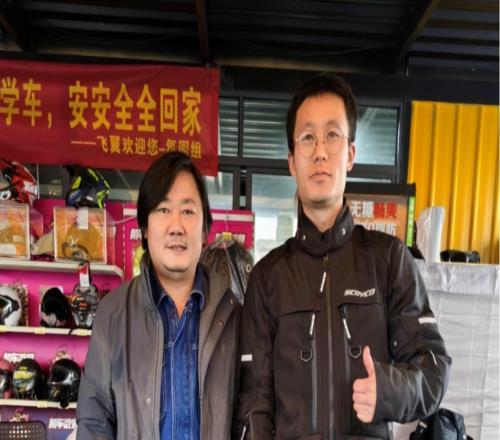 騎張雪機車的人：七天騎完6400公裏，我就是來看看張雪是不是吹牛