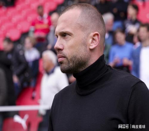 官宣!欧洲豪门主帅下课,曼联两名冠军主帅,有望下轮欧冠碰面