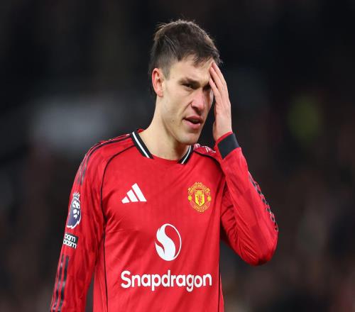 曼联6000万废铁腰今夏难逃洗濯！进场就狂丢球，，，，，，五任主帅都救不活