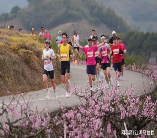 别太当回事！马拉松不需要严肃认真的反思