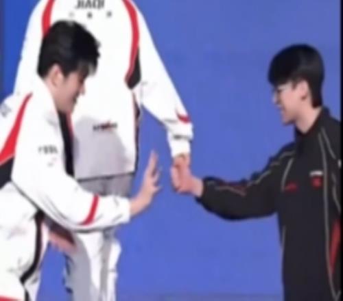 LPL赛事整活：LPL对碰拳的开发不足1%