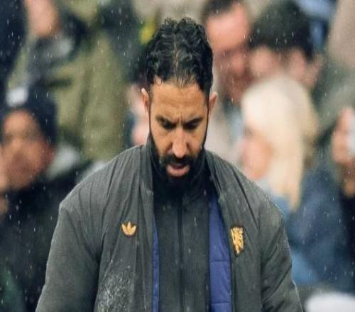 记者:英力士决策混乱且矛盾,不完全信任阿莫林却又给他两亿镑引援