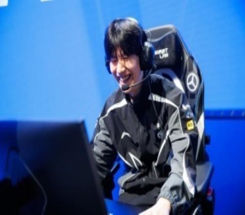 爆料人透露iG引援計劃：iG試圖挽回TheShy，同時也與Burdol積極溝通