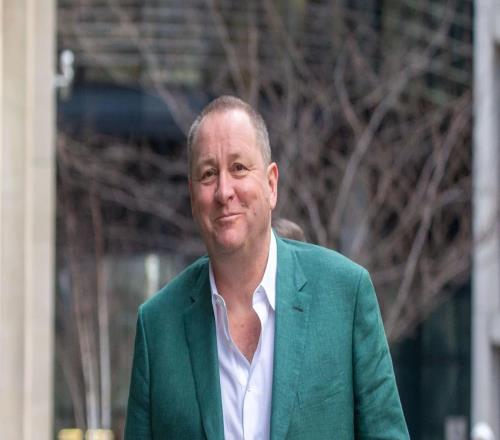 前纽卡老板阿什利通过卖球场给考文垂,从中获利三千万英镑