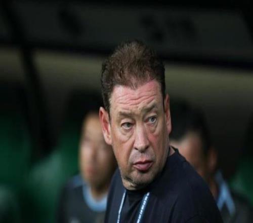 斯卢茨基:避免心态上的变化将注意力放在比赛中