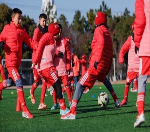 德企聯(lián)手拜仁慕尼黑，帶領(lǐng)新疆足球少年開啟公益青訓(xùn)計劃