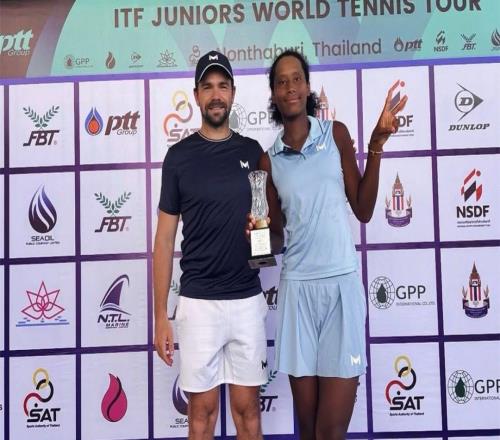 6連勝奪冠！中國女網17歲1米80混血新星崛起：看齊偶像大阪直美