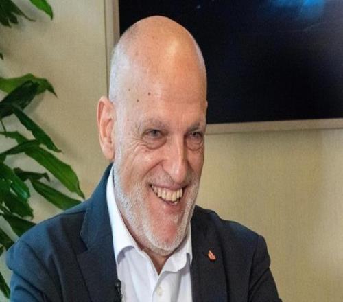 特瓦斯：西甲不是投入少而是不乱花钱，，，安东尼就是个典典范子