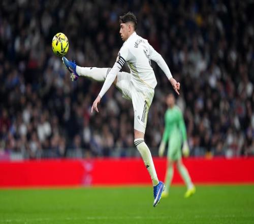 阿斯：阿韦洛亚希望皇马球员踢习用位置，，，，，，，，巴尔韦德将回到中场