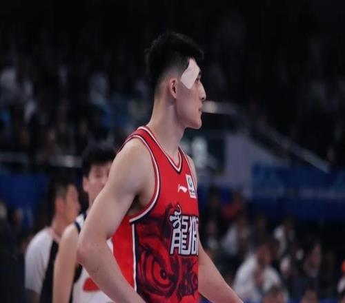 前行无畏第二届CBA俱乐部杯小组赛第二场广州龙狮80:94不敌广东宏远