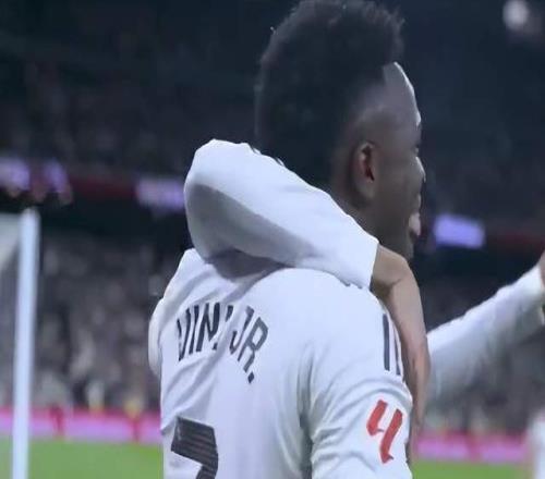 32!皇马逆转马竞:西甲3连胜+差榜首4分,巴萨下轮苦战争冠有变