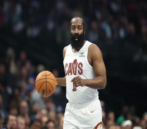 17+7+7！哈登汗都没出！米神24分！骑士大胜独行侠，弗拉格25+5+4