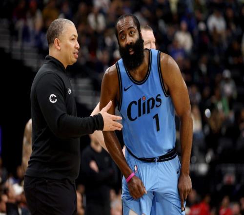 36岁哈登状态令人担忧!季前赛命中率不到37%球探称不如以往同期