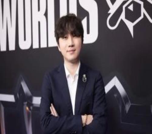 Daney：想知道Rookie是怎樣的人才來iG，游戲實力出眾人也好