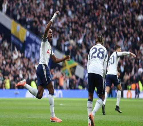 自阿里以来,特尔是英超对阵曼联进球最年轻的热刺球员