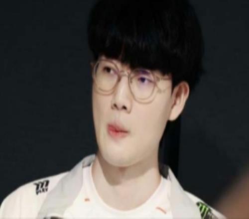 圈內人：現階段JDG一直在積極溝通viper，但是對方對中單有要求