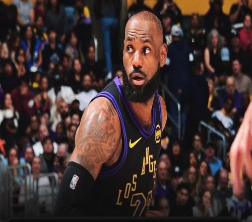 传奇,詹姆斯砍31分9板6助,成为NBA首位41岁后砍30+得分球员