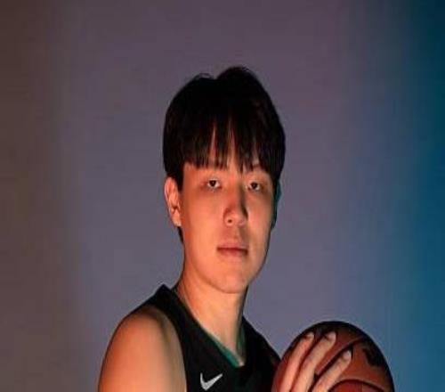 楊瀚森談犯規(guī)問題：NBA在手上動作和掩護(hù)吹罰嚴(yán)，需要注意