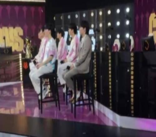 BLG分享選手賽後動態：好幸福的時刻！一起歡呼吧