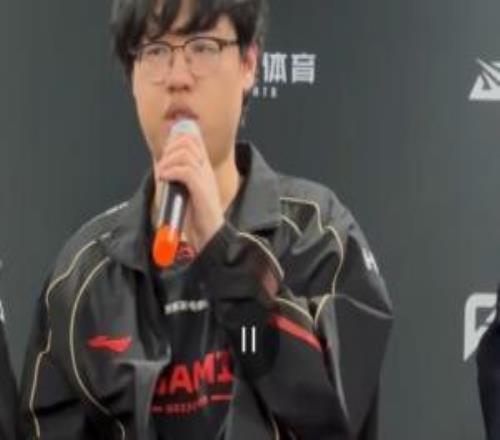 Xiaoxu：自己还有很多不足，各方面还需要加强才能跟顶尖上路交手