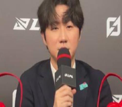 向先进赛区学习Daeny教练：希望选手放假有空的话看一下LCK