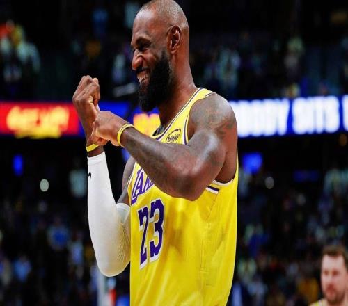 湖人队詹姆斯透露,他戒酒是为了提升体能,跟上年轻球员的步伐