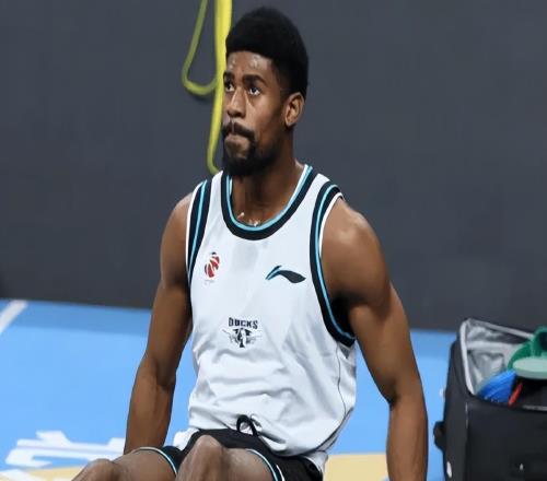 许利民又便秘!不叫暂停,末节放弃最强点给新援磨合,临场遭众怒