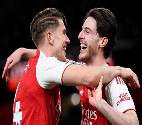 一場21踢出5連勝，英超領頭羊狂攬42分，曼城緊追不舍