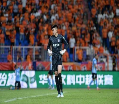【中超】馬鎮(zhèn)超巨失誤奧斯卡頭球救主玉昆1比1英博