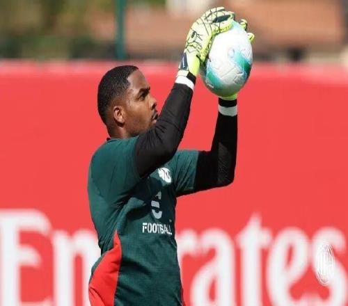 米体丨正在考虑迈尼昂的离队替代方案