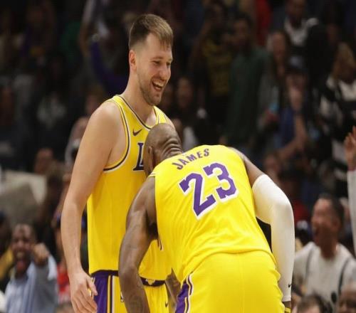 詹姆斯談東契奇：他是我們的建隊核心應主動圍繞他調整戰(zhàn)術