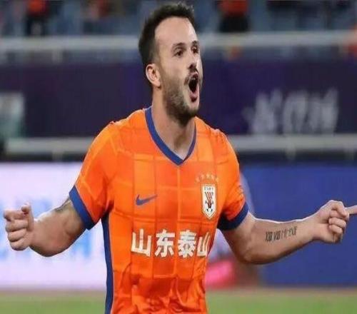 瓦科:我对中超金靴没考虑太多,韩鹏暂时离队是球队损失