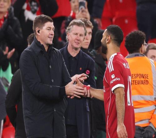 杰拉德以苏亚雷斯类比萨拉赫,呼吁埃及前锋尽快纠正错误言论