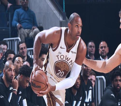 逆轉30分！小卡23分快船完勝勇士，加蘭首秀5失誤，勇士氣氛不佳