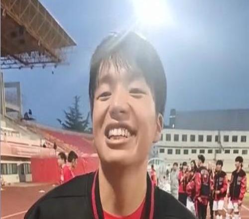 銅梁龍李鎮(zhèn)全談沖超：有這么多人支持我們，為什么不能沖超