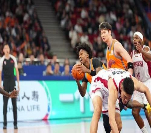 客場(chǎng)挑戰(zhàn)深圳隊(duì)，上海大鯊魚沖擊十連勝！