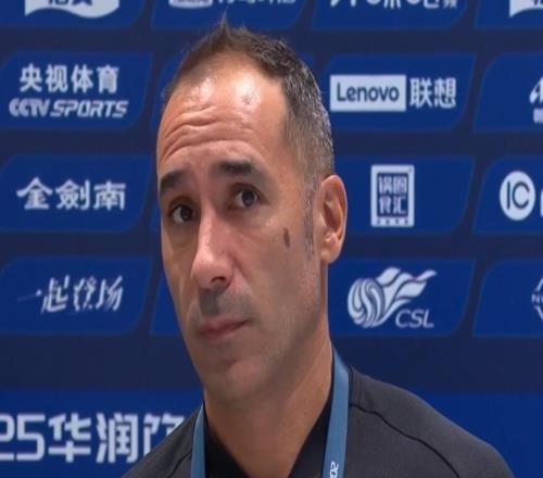 新鵬城主帥：今晚對球迷和球員來說都很困難，要避免類似丟球