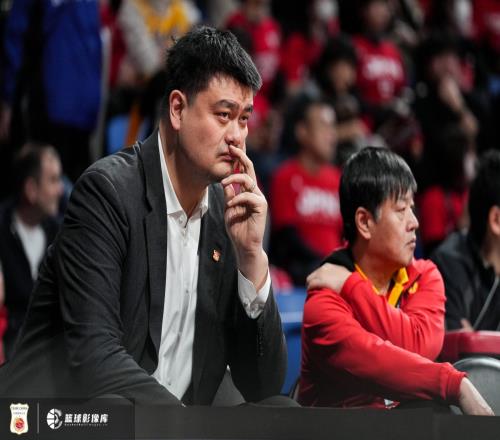 去年今天：中國男籃亞預(yù)賽輸日本88年來首次在FIBA體系敗給對手