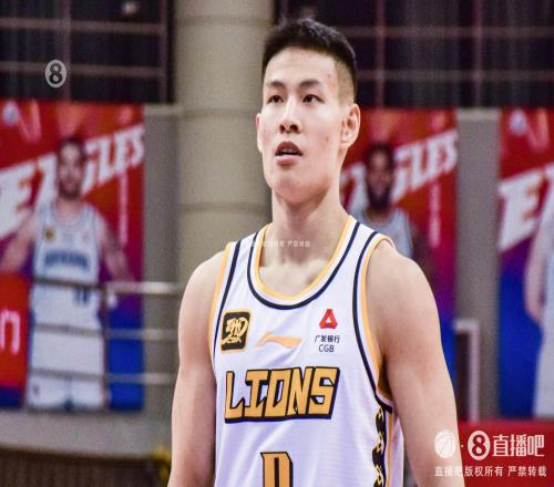 林秉聖是19年CBA落選秀廣廈在去年的選秀大會用第四順位選中了他