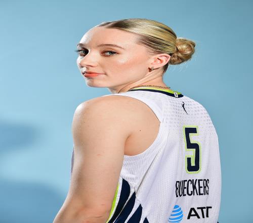 WNBA狀元佩奇迎季前賽首秀強突挑籃拿下生涯首分！