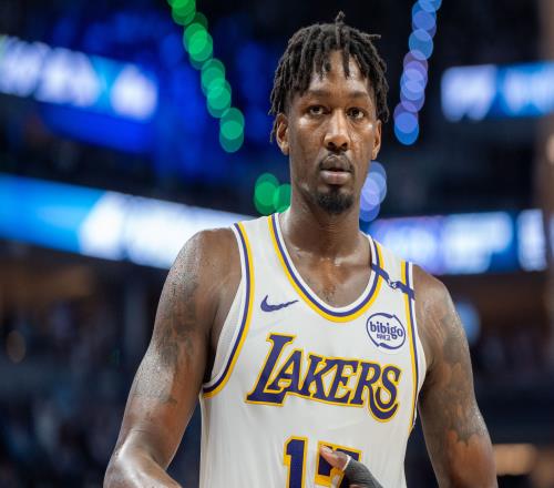 合格3D！NBA官推祝湖人前鋒芬尼史密斯32歲生日快樂