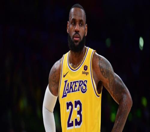 记者:詹姆斯从未想离开湖人,有球队抢不到他所以造谣!