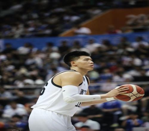 中國男籃逆轉(zhuǎn)夜最差勁之人：失誤被換下僅出場30秒