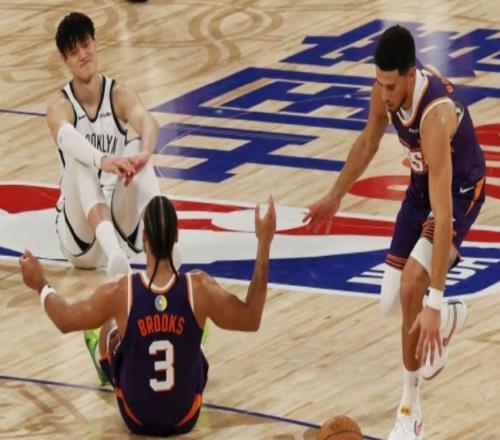 曾凡博的糟糕表現(xiàn)遠不及崔永熙，NBA的夢該醒了