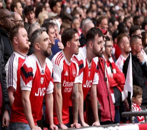 太阳报：大宗枪迷想抢票见证夺冠，，，，，，，，西汉姆联严查主队看台购票