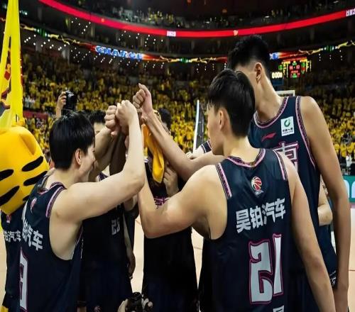攻防一體！廣東新援休賽期積極保持狀態將是球隊沖冠重要砝碼