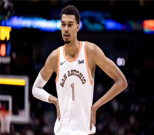 他才21岁啊!文班亚马25+15+5+5数据升历史第七